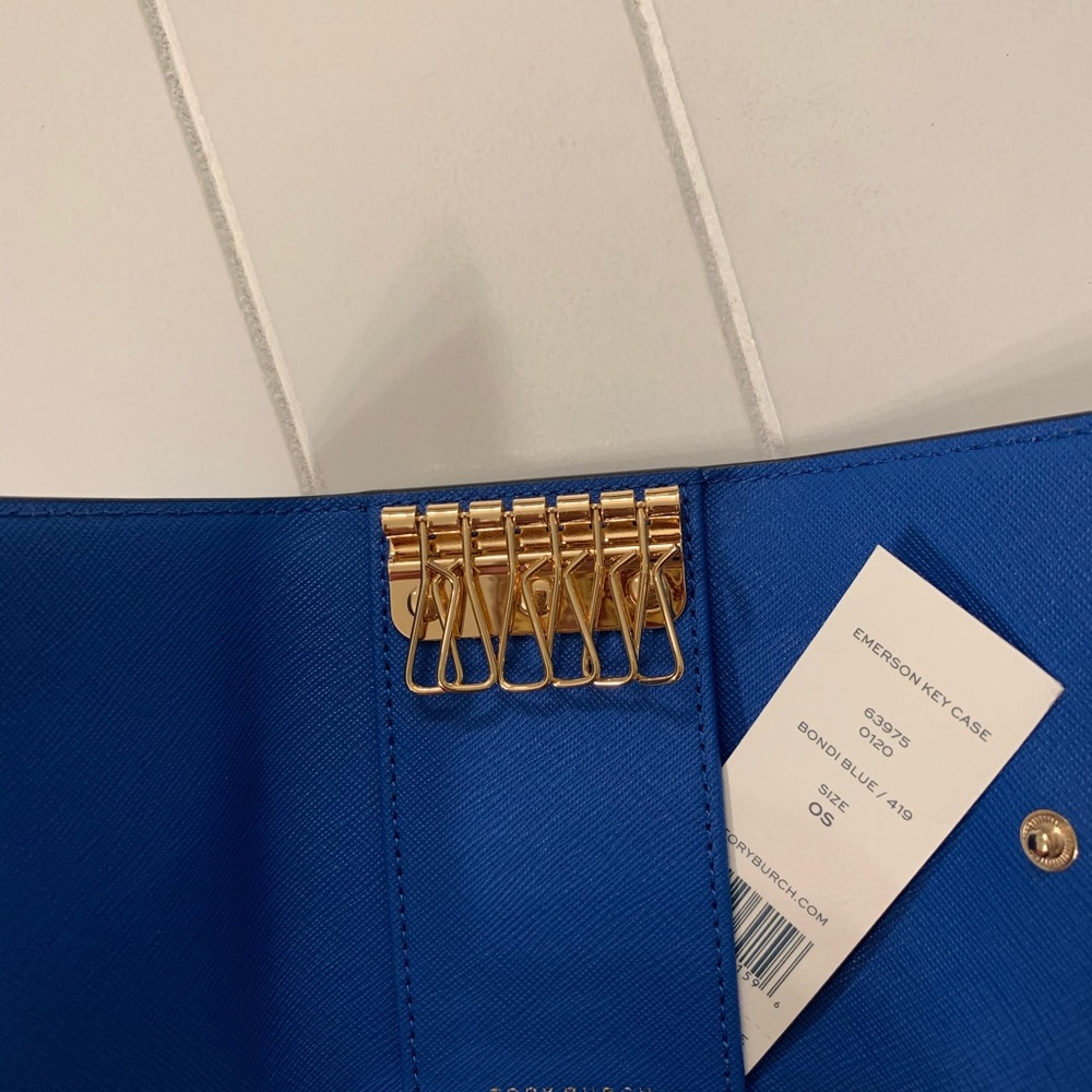 Tory Burch Emerson Key case in Bondi Blue leather - Picture 2 of 11